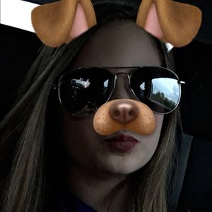 Meet your Posher, Caitlyn